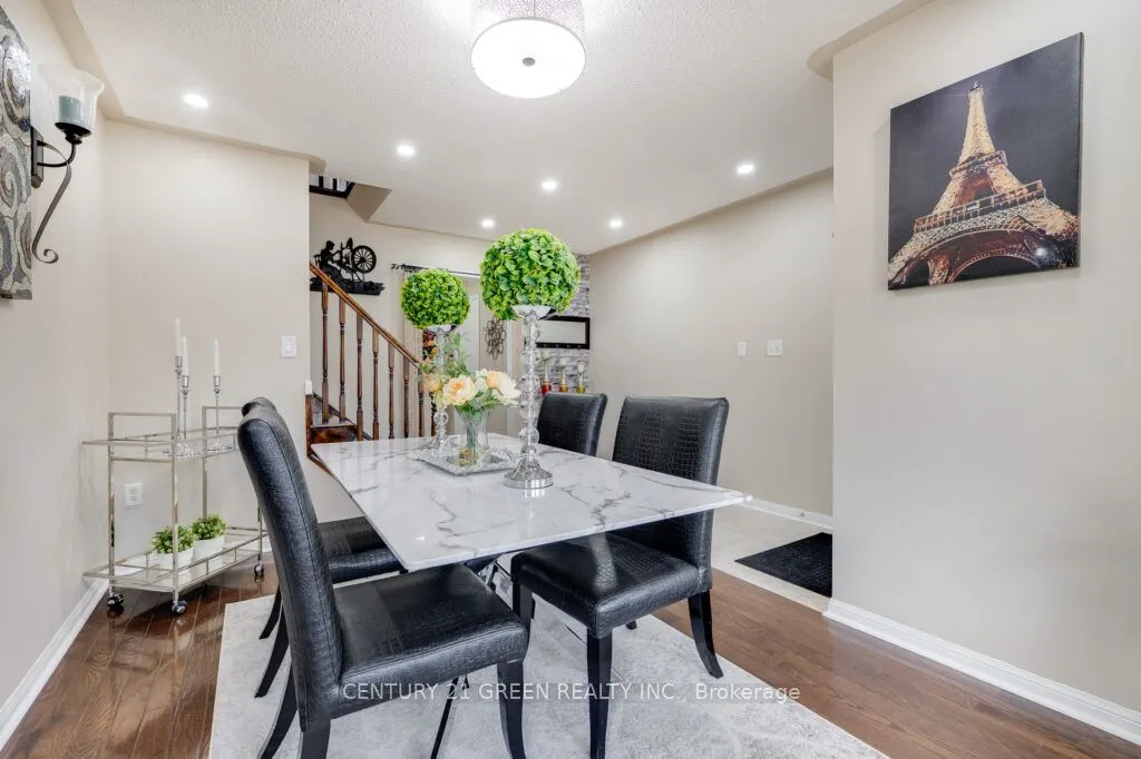 1107 Barr Crescent