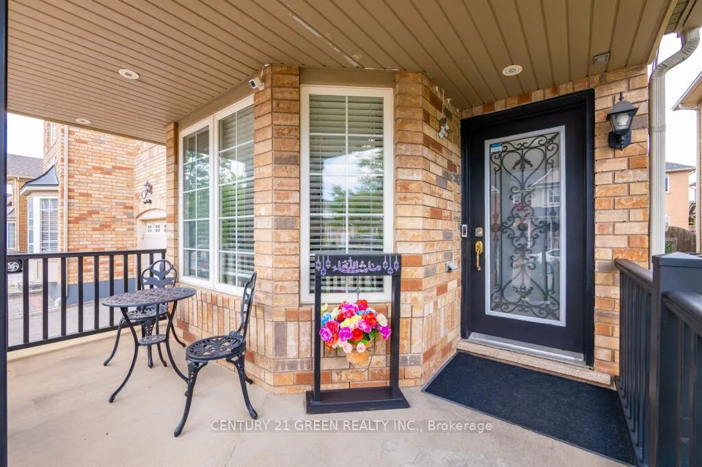 1107 Barr Crescent