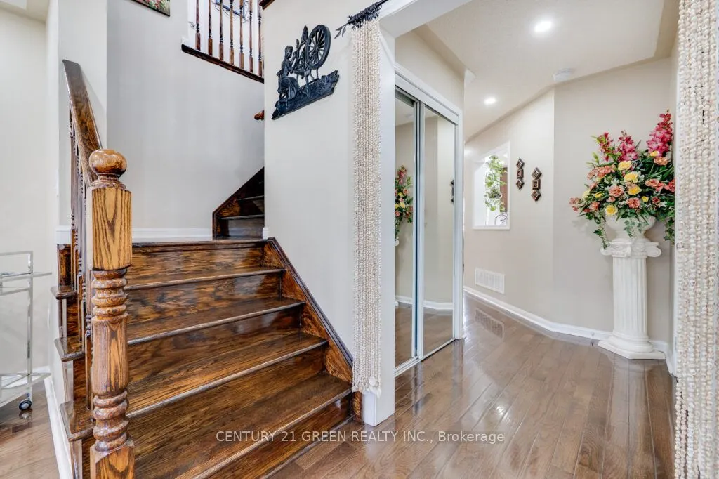 1107 Barr Crescent