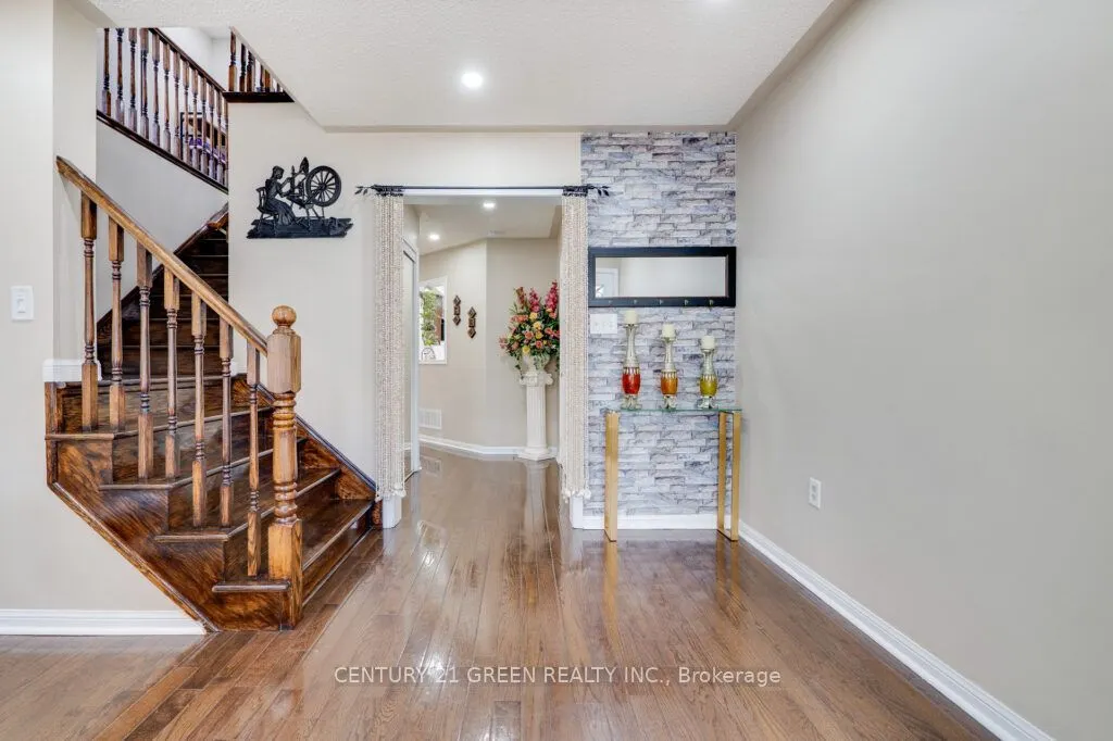 1107 Barr Crescent