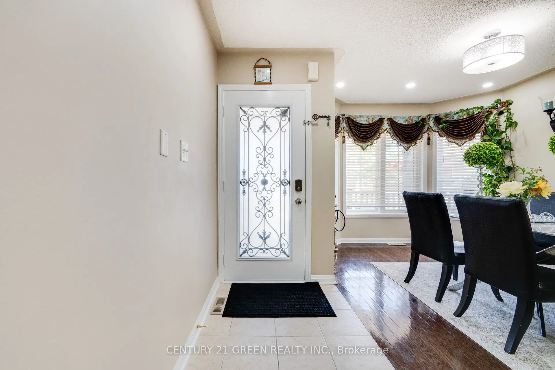 1107 Barr Crescent