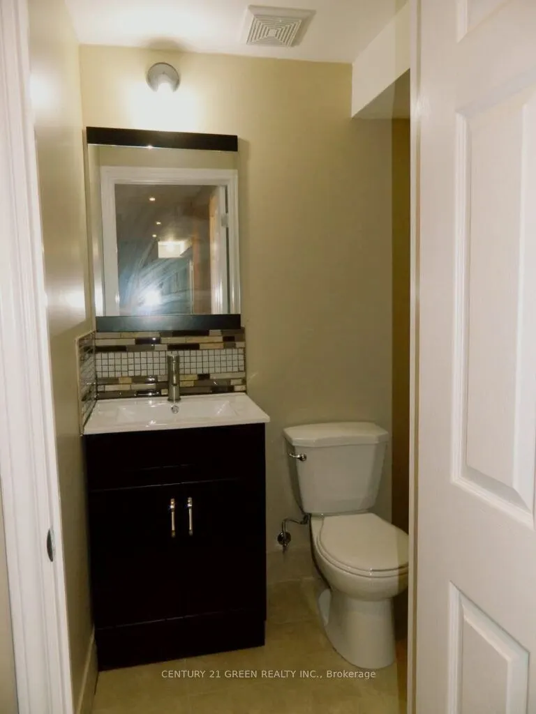 1107 Barr Crescent