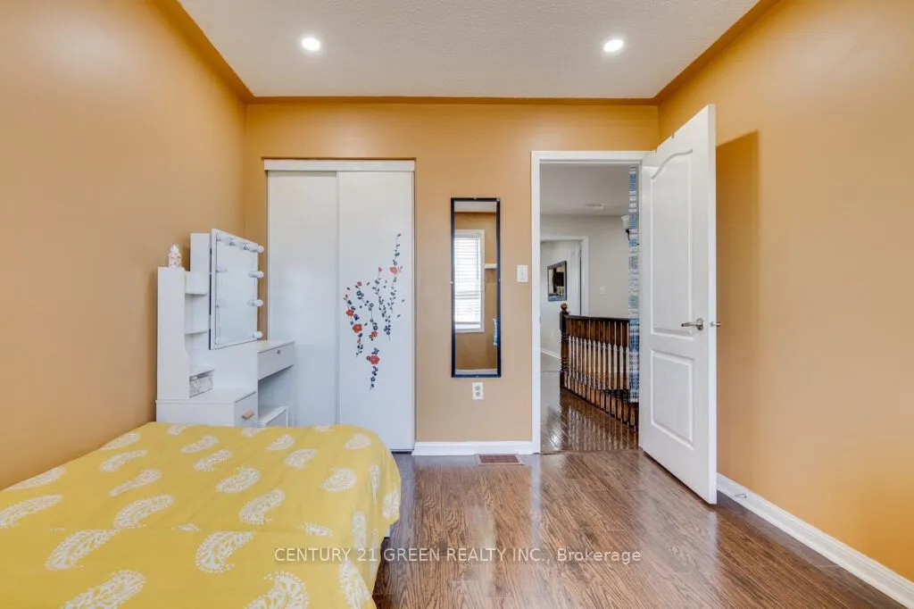 1107 Barr Crescent