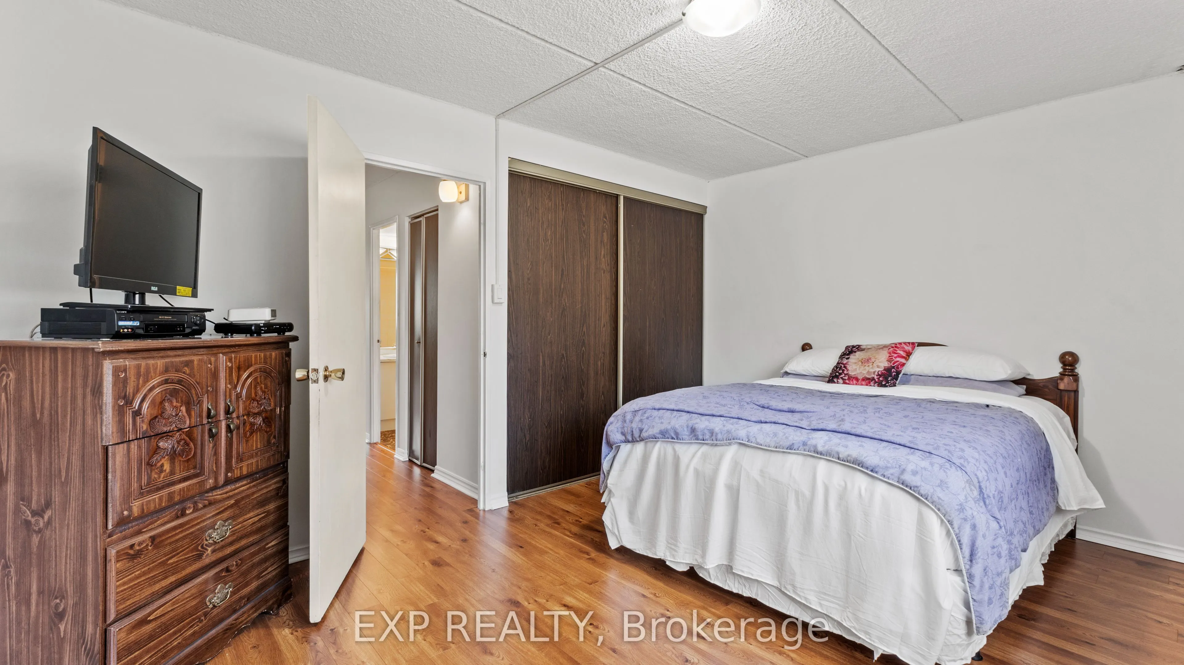 180 Mississauga Valley Boulevard, #160