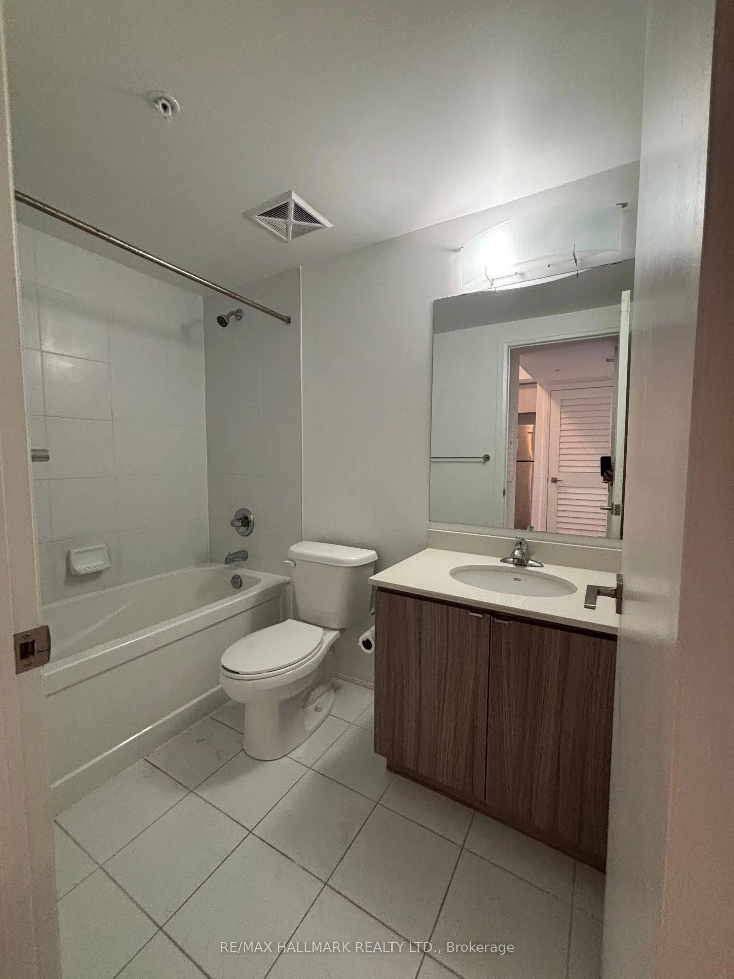 408 Browns Line, #208