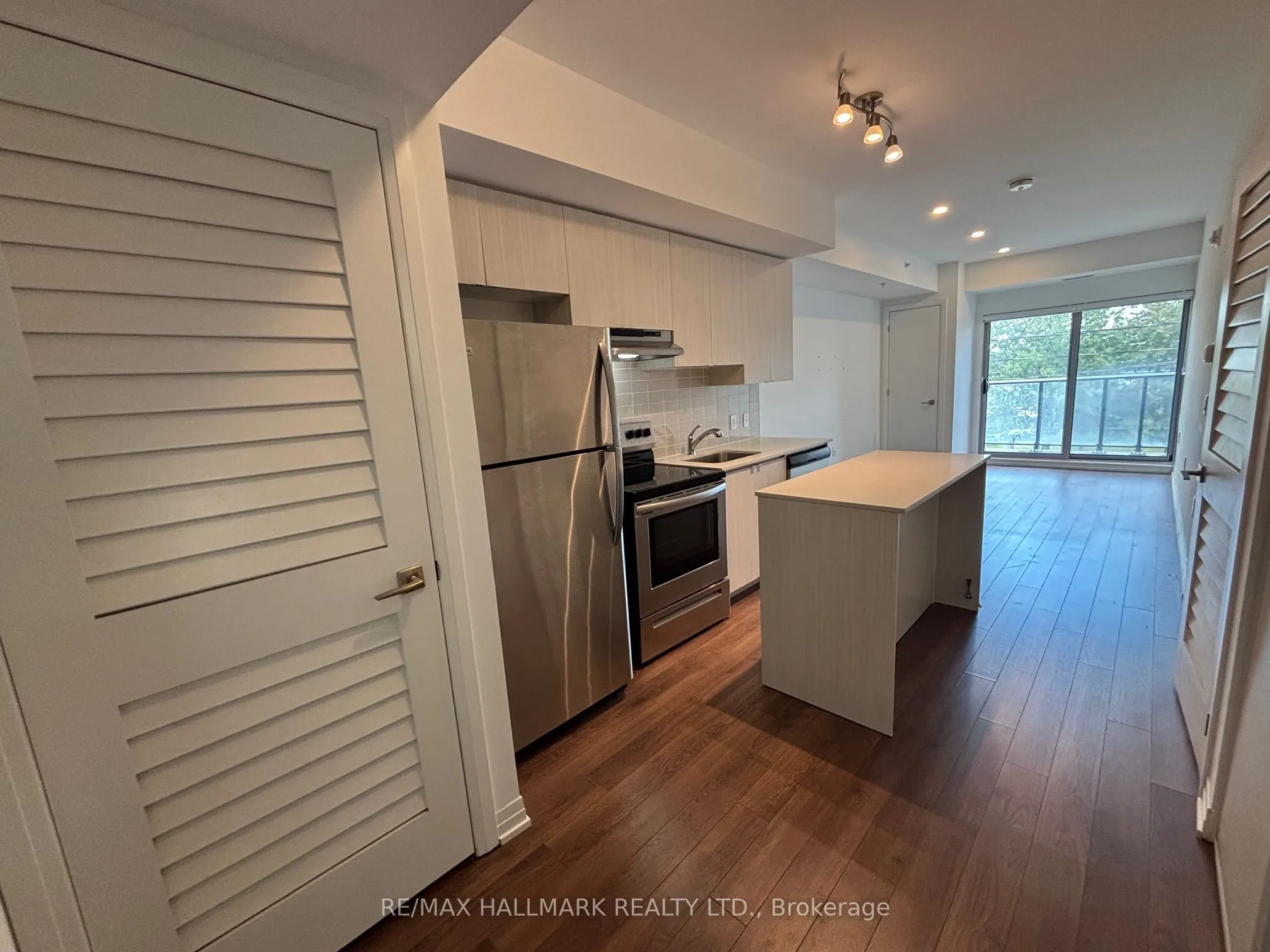 408 Browns Line, #208