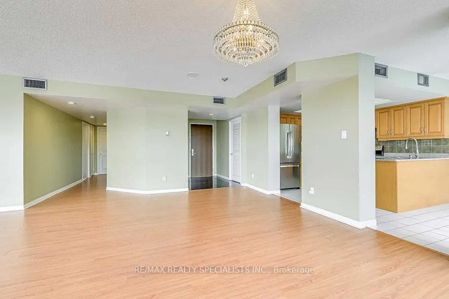 45 Kingsbridge Garden Circle, #705
