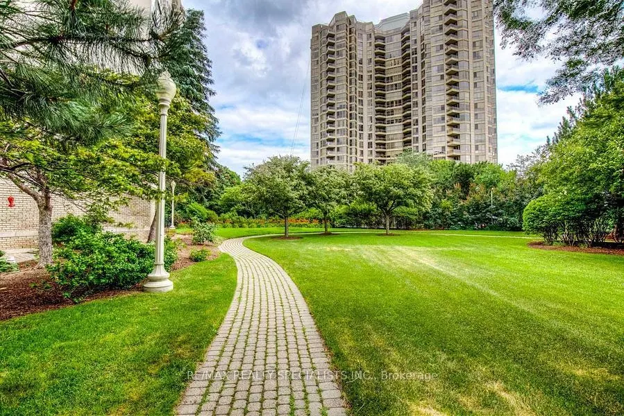 45 Kingsbridge Garden Circle, #705