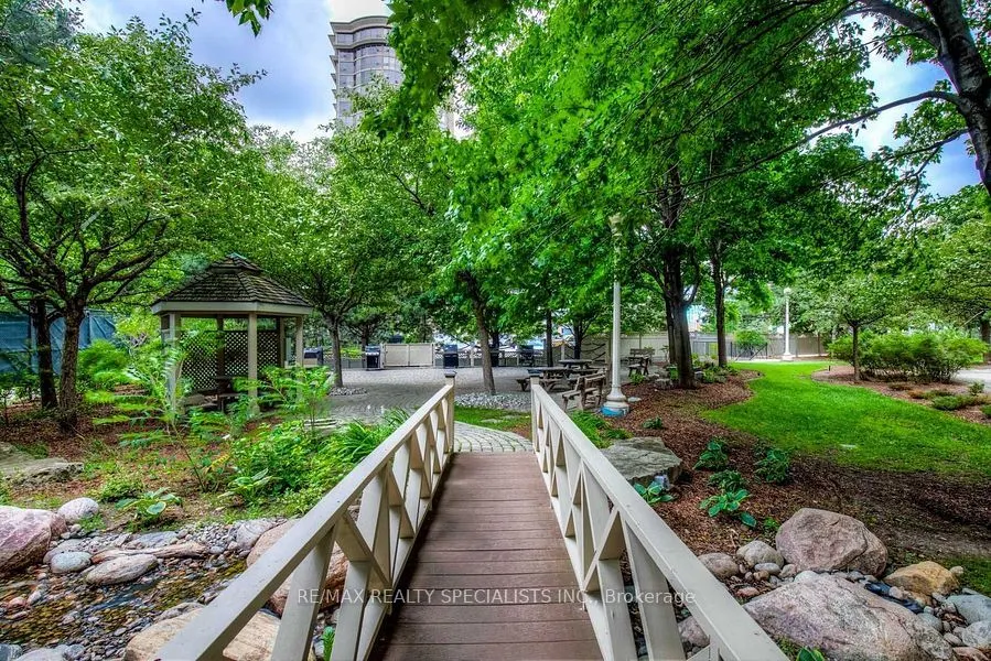 45 Kingsbridge Garden Circle, #705