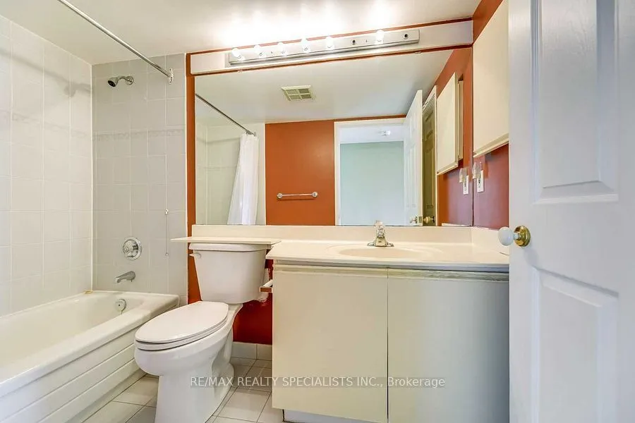 45 Kingsbridge Garden Circle, #705