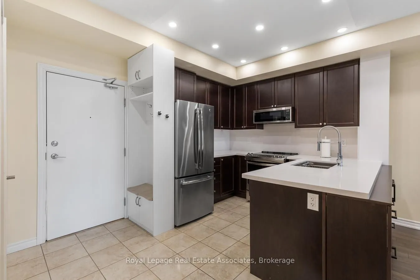 570 Lolita Gardens, #325