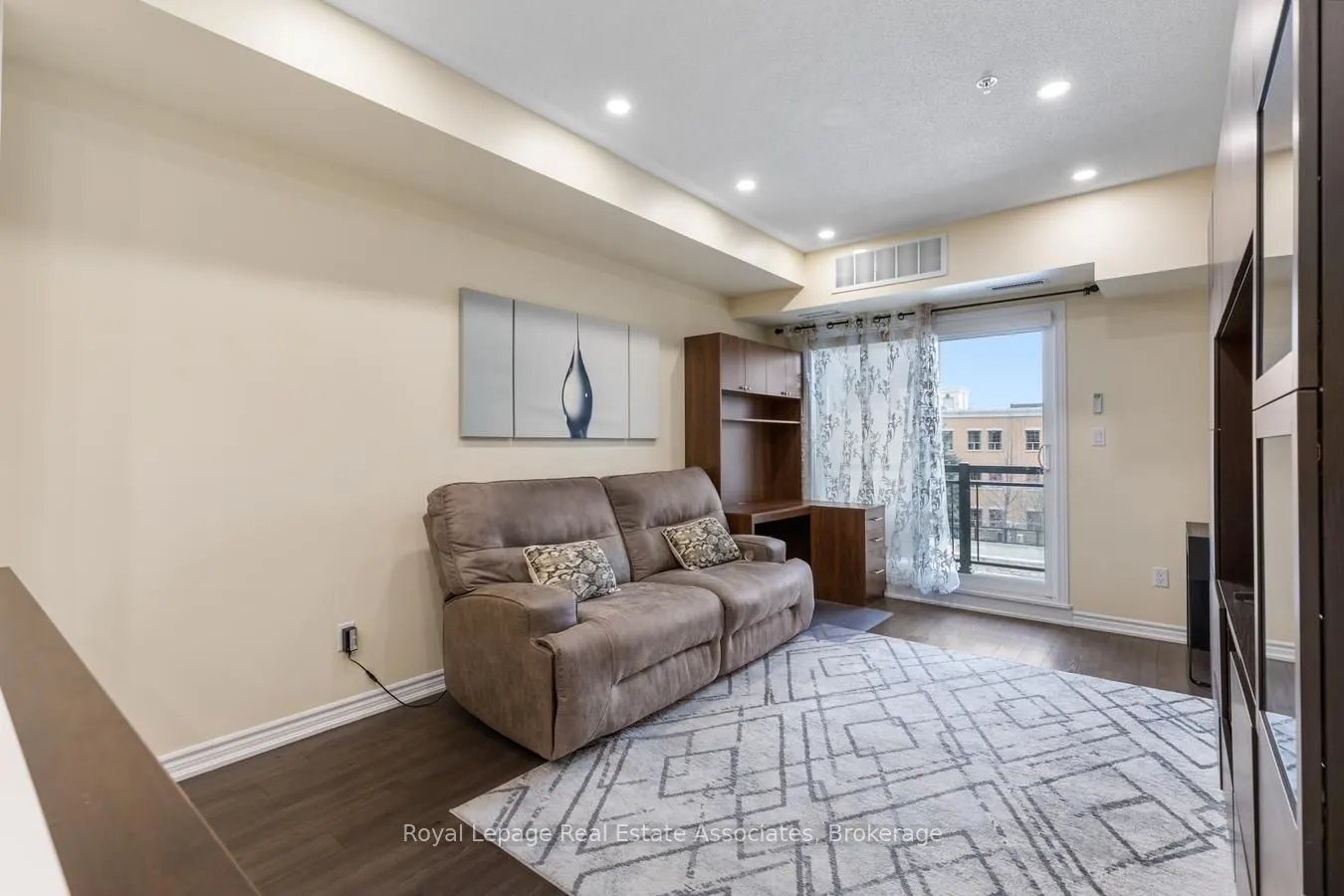 570 Lolita Gardens, #325