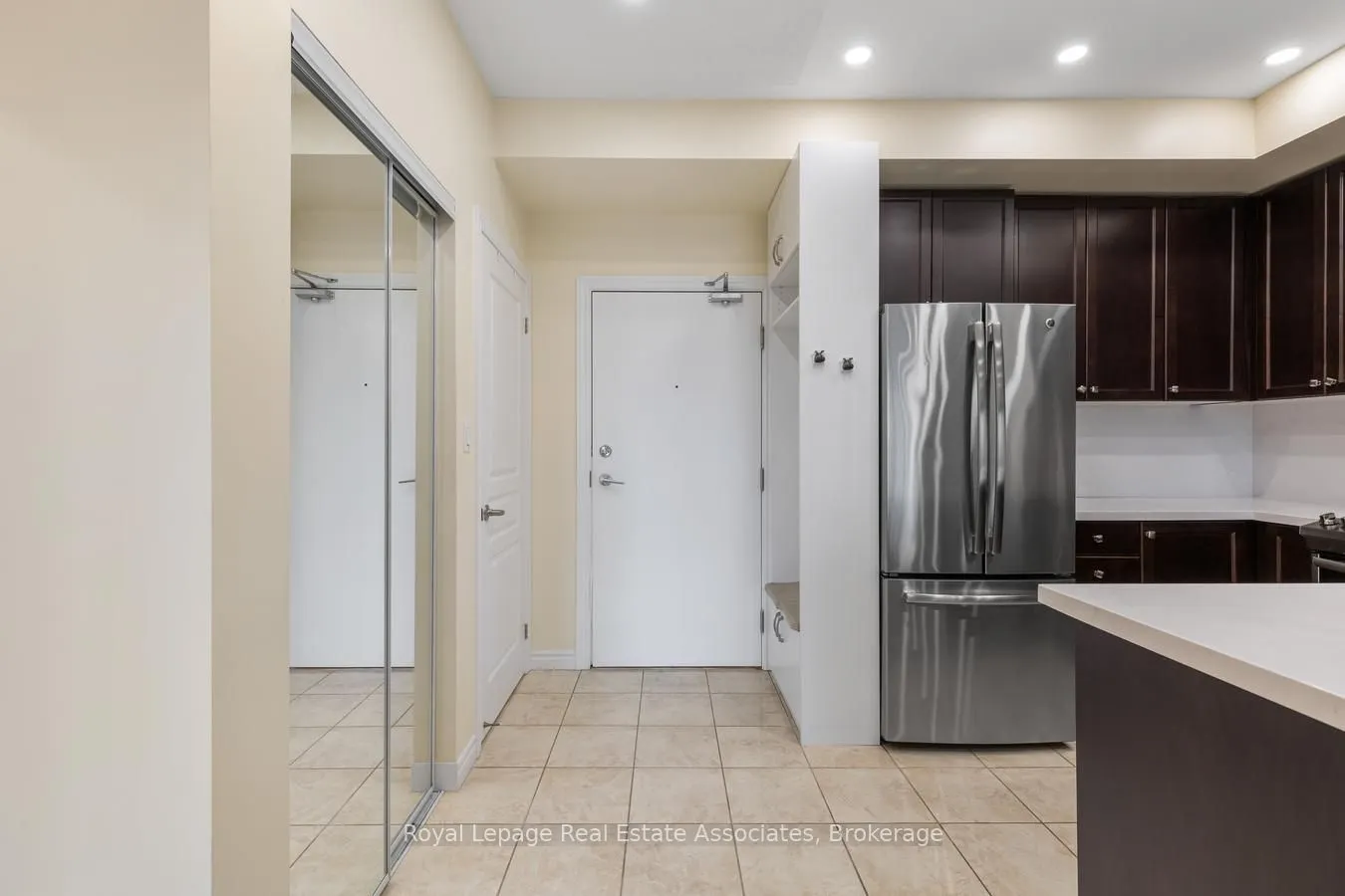 570 Lolita Gardens, #325