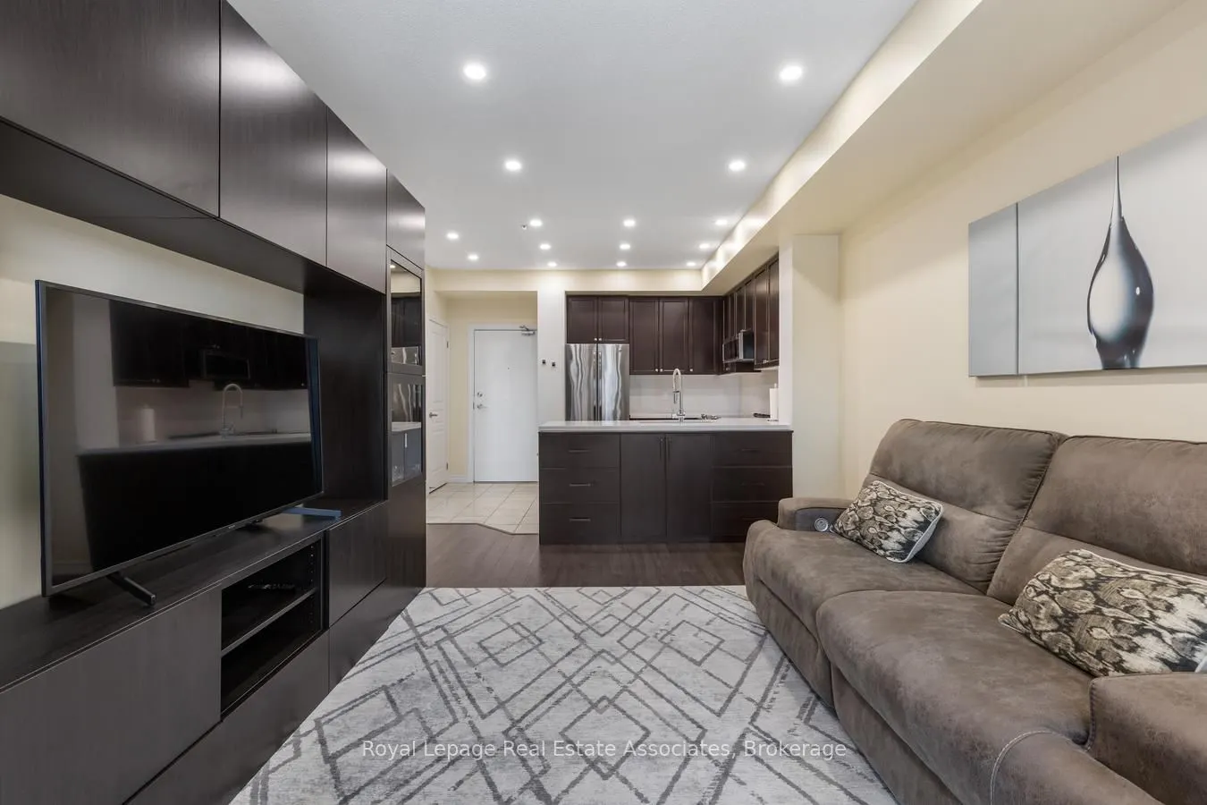 570 Lolita Gardens, #325