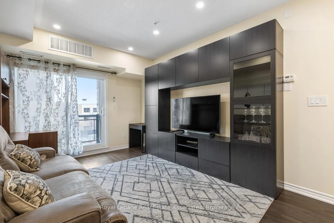570 Lolita Gardens, #325