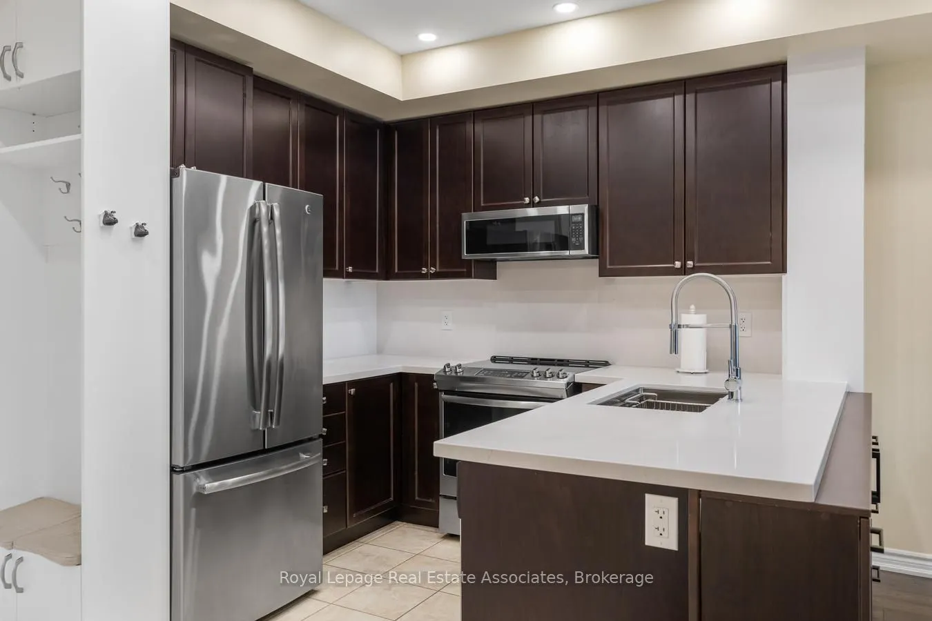 570 Lolita Gardens, #325