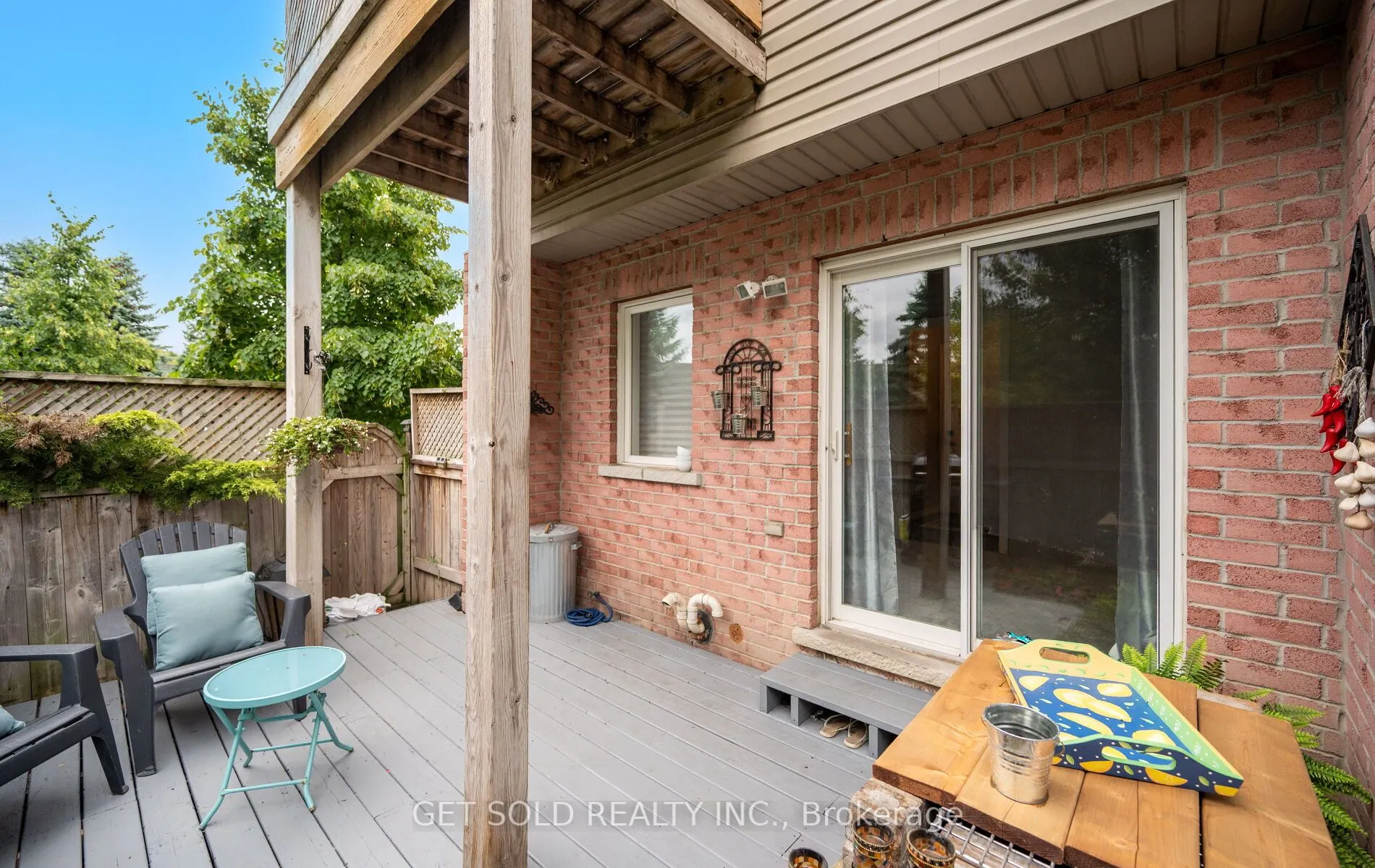 73 Piggott Mews