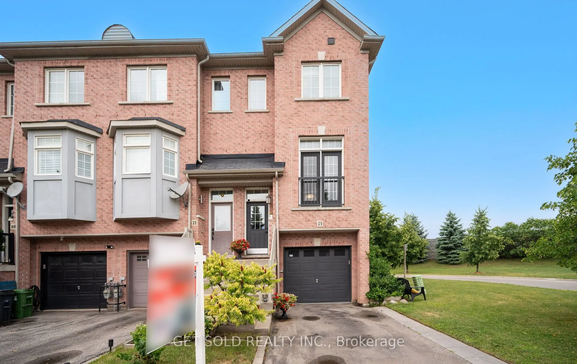 73 Piggott Mews