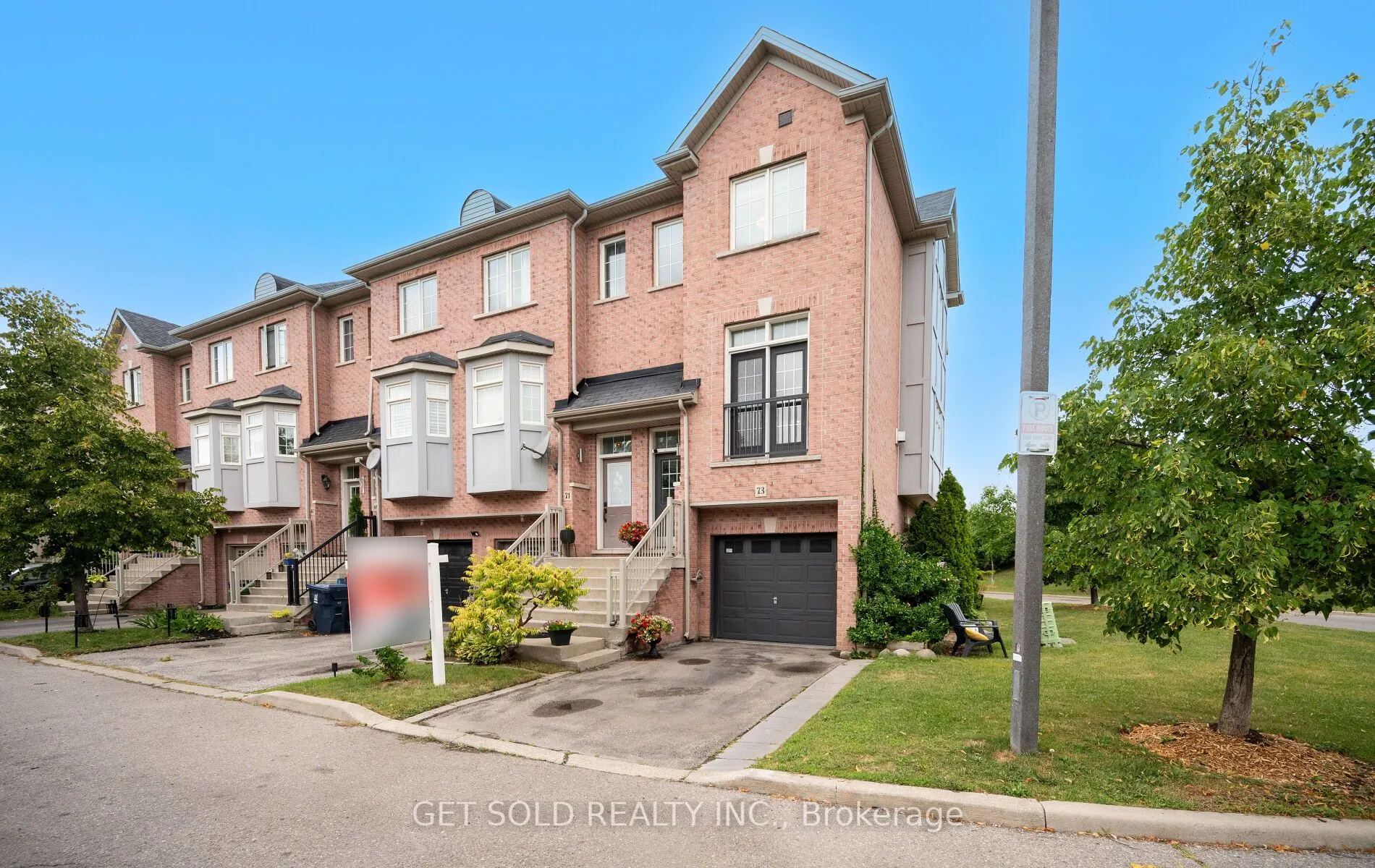 73 Piggott Mews