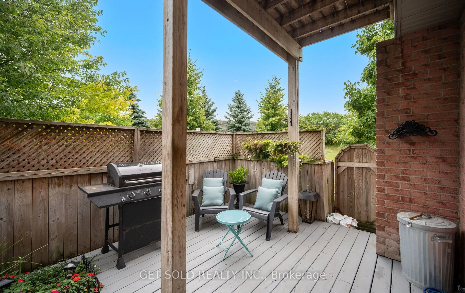 73 Piggott Mews