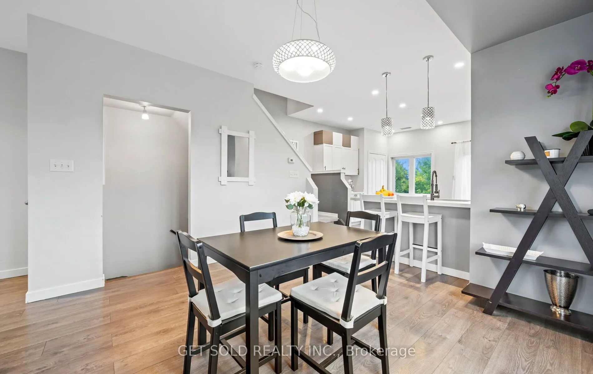 73 Piggott Mews