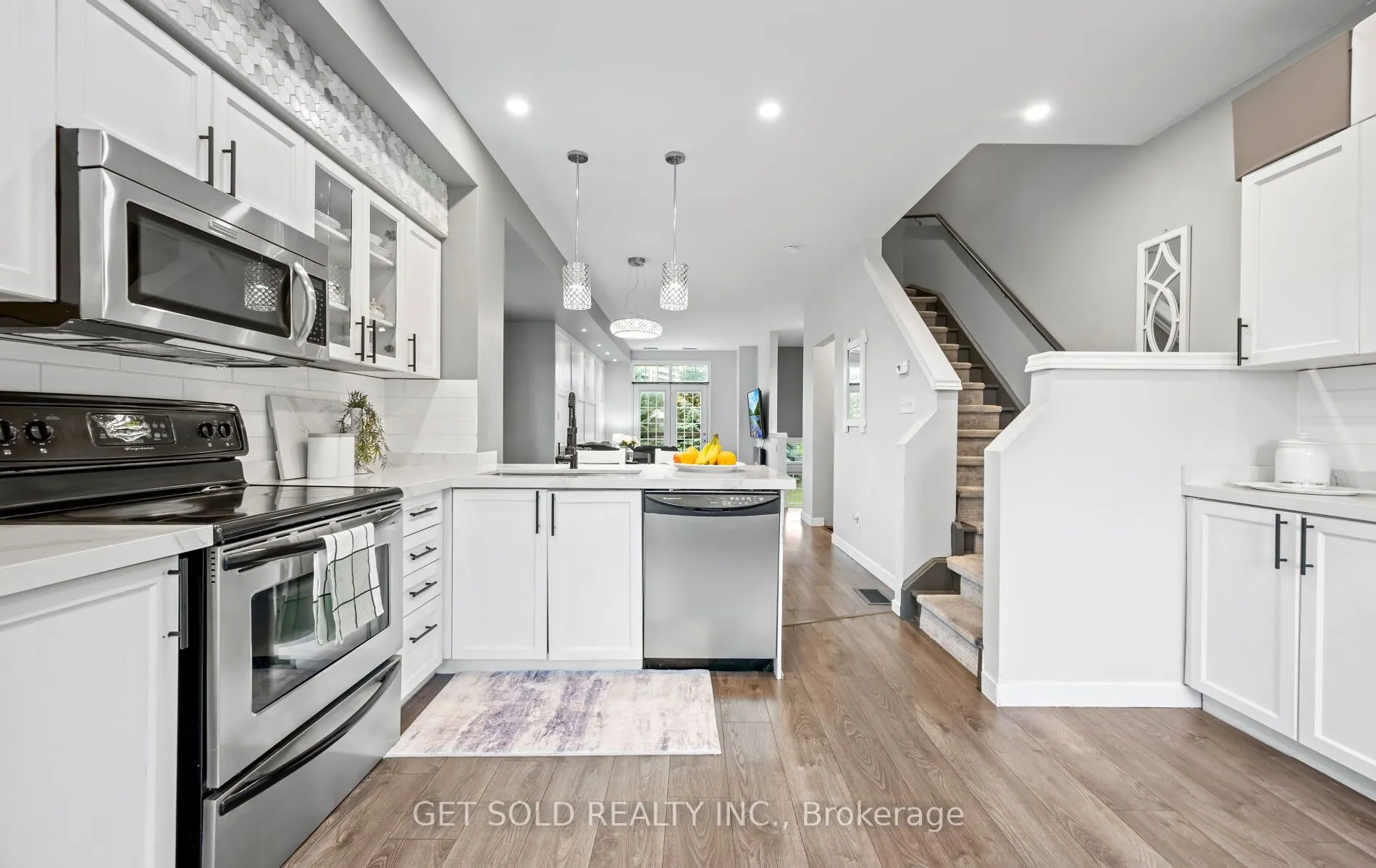 73 Piggott Mews