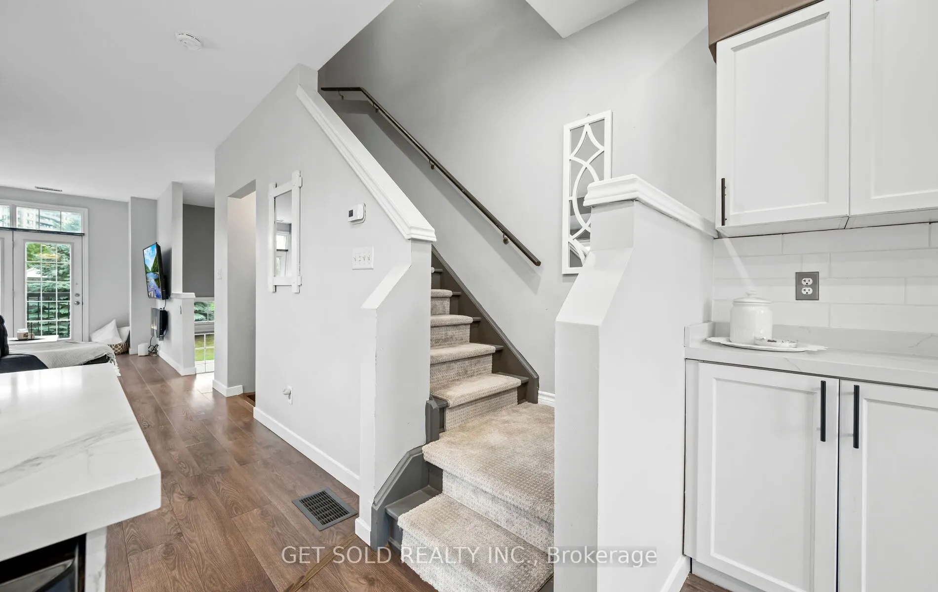 73 Piggott Mews