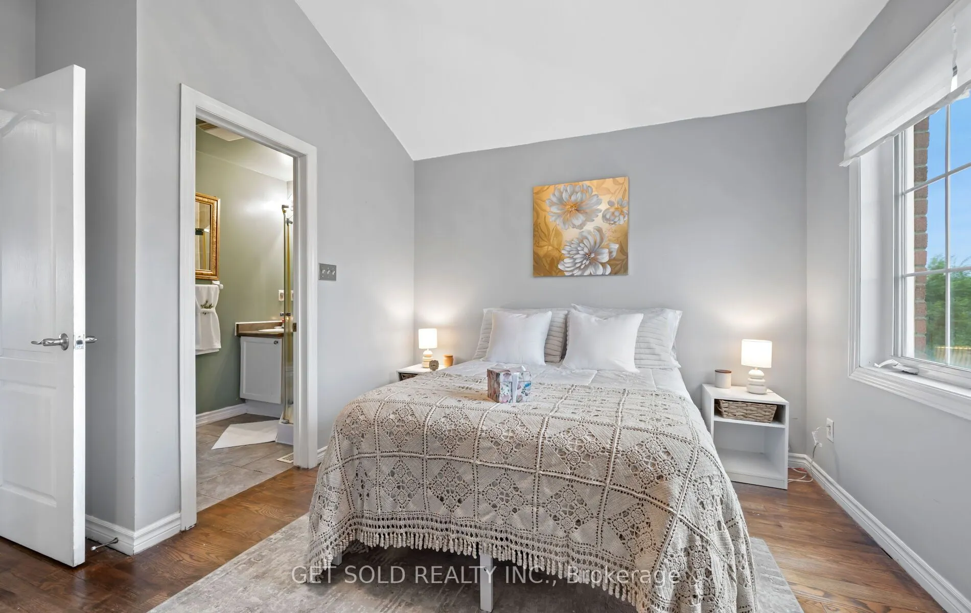 73 Piggott Mews