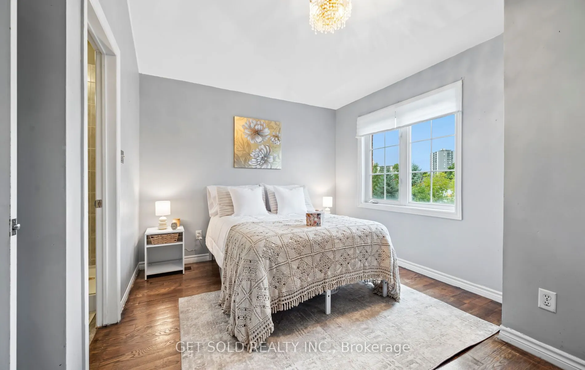 73 Piggott Mews