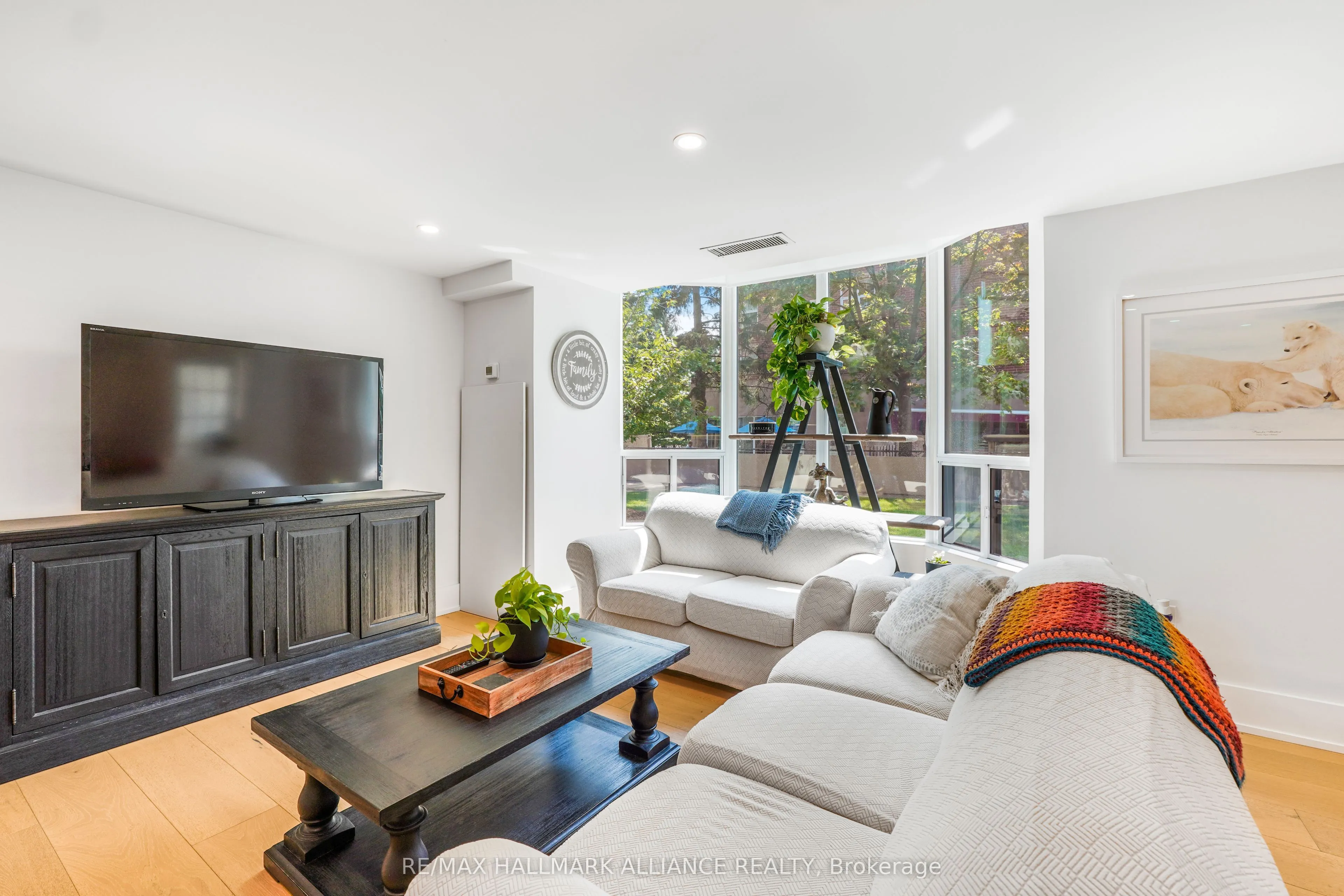 2121 Lakeshore Road, #205