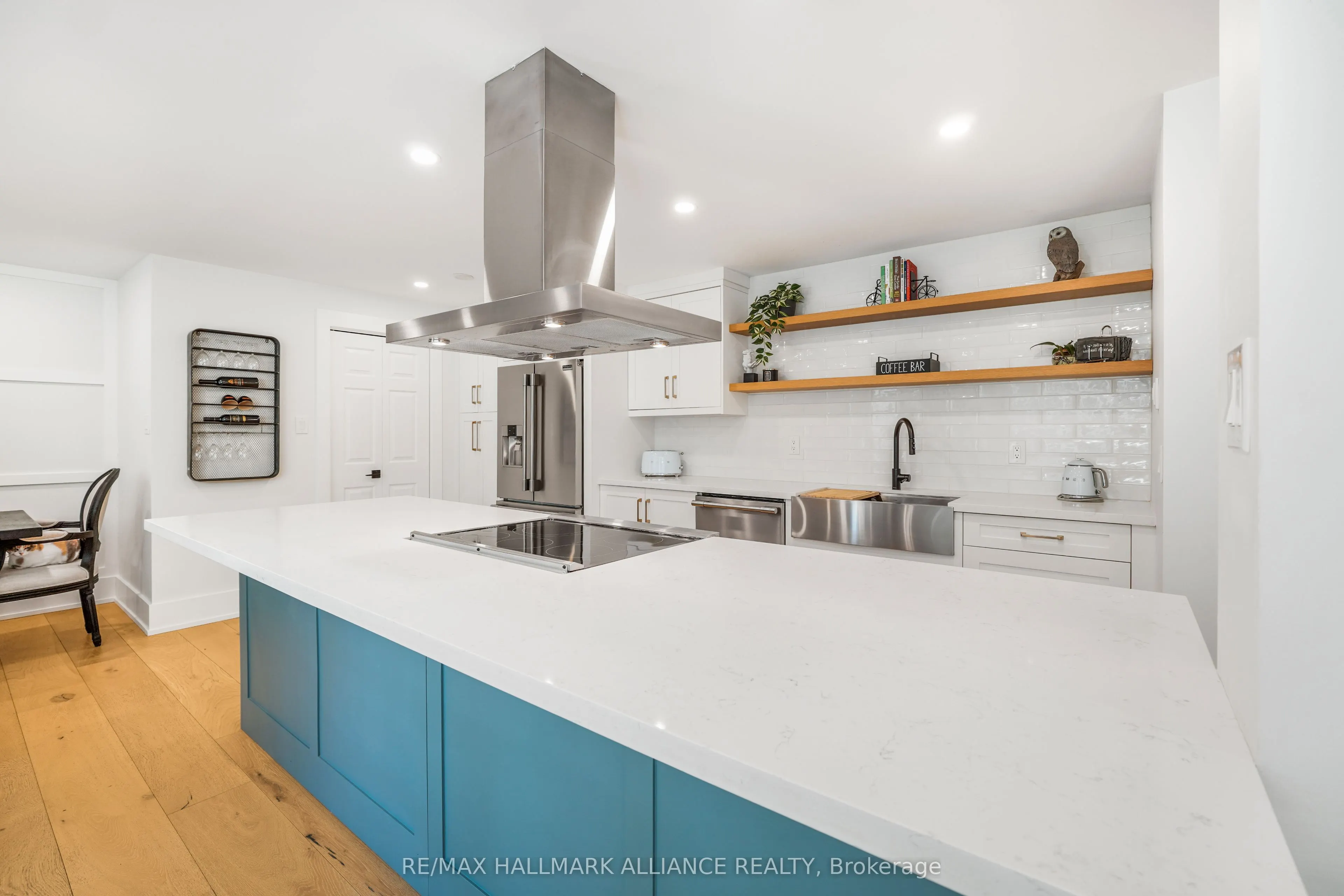 2121 Lakeshore Road, #205