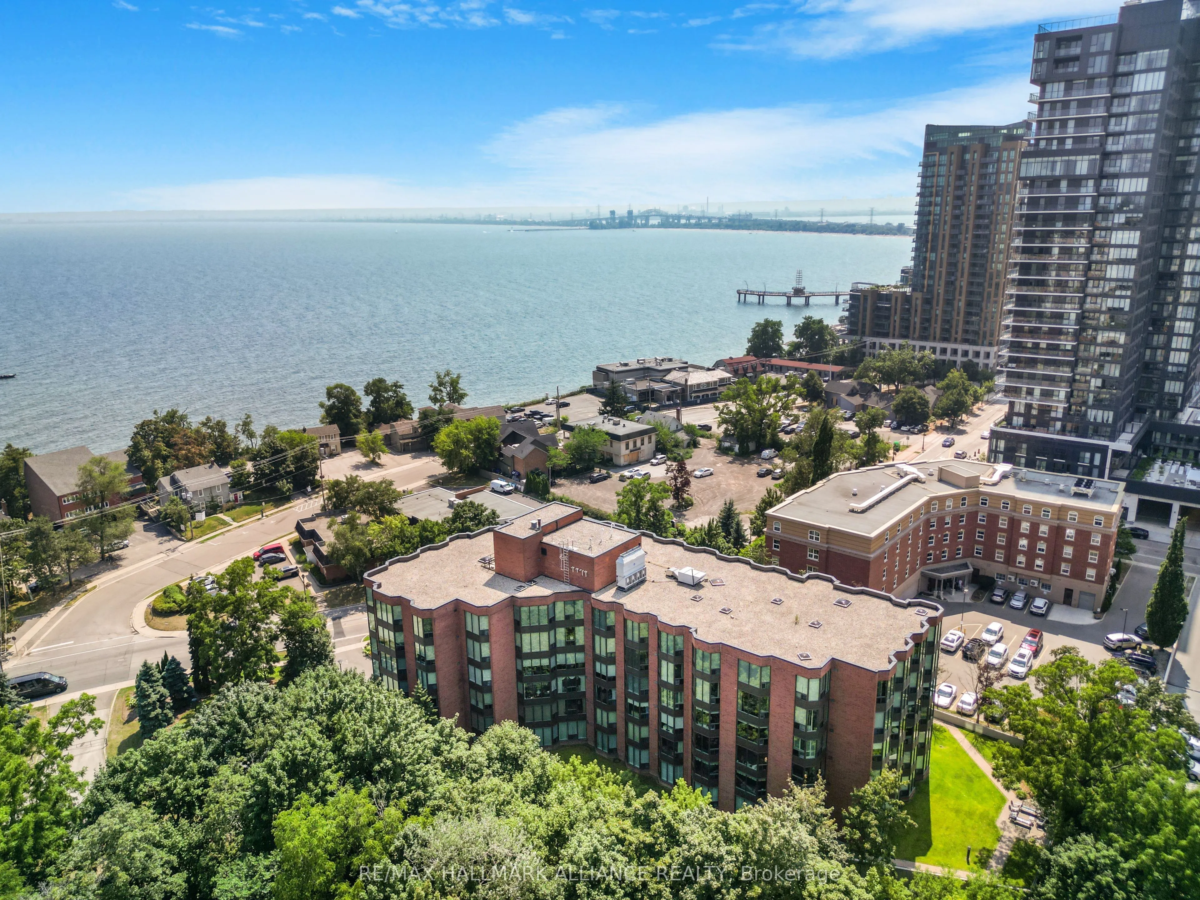 2121 Lakeshore Road, #205