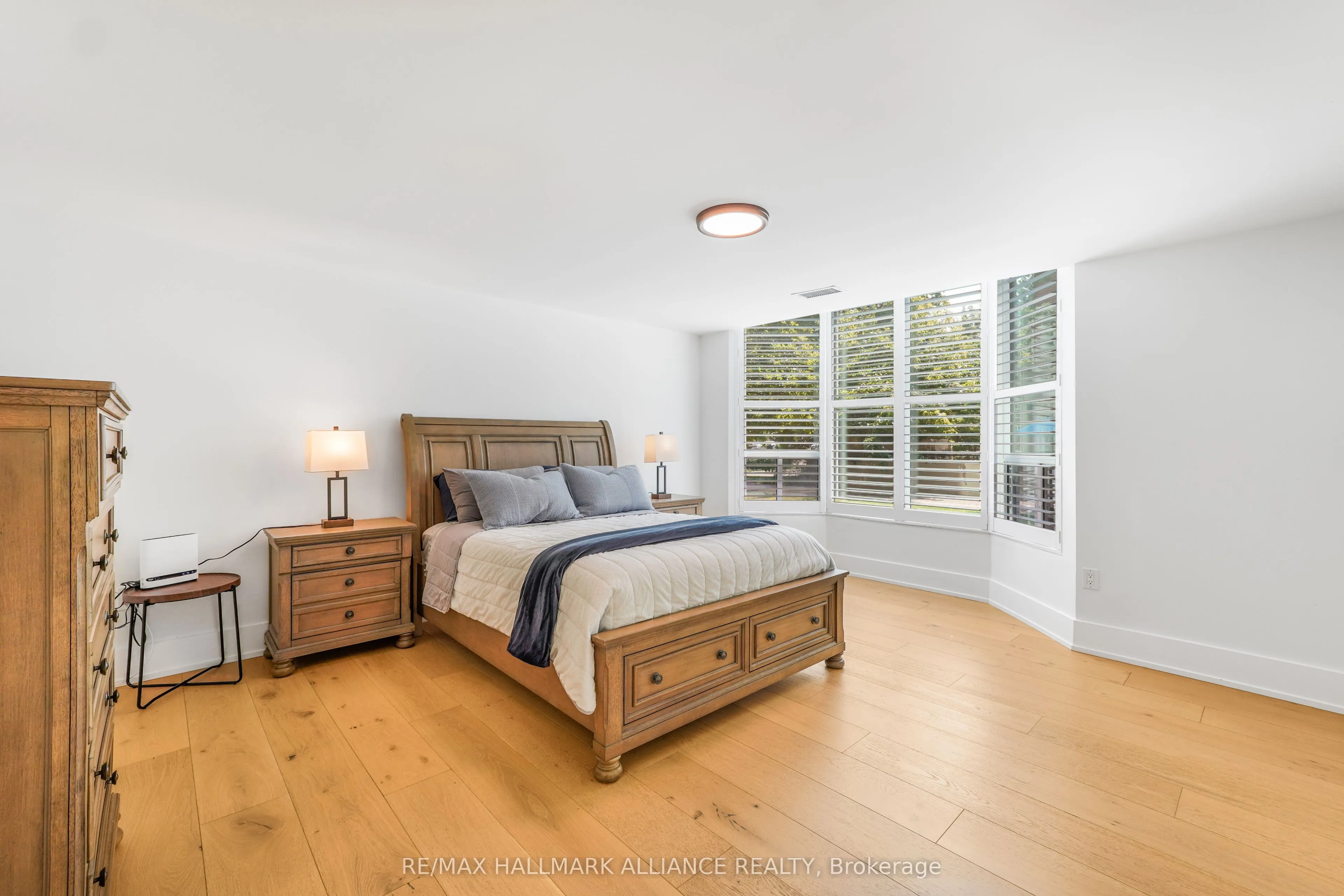2121 Lakeshore Road, #205