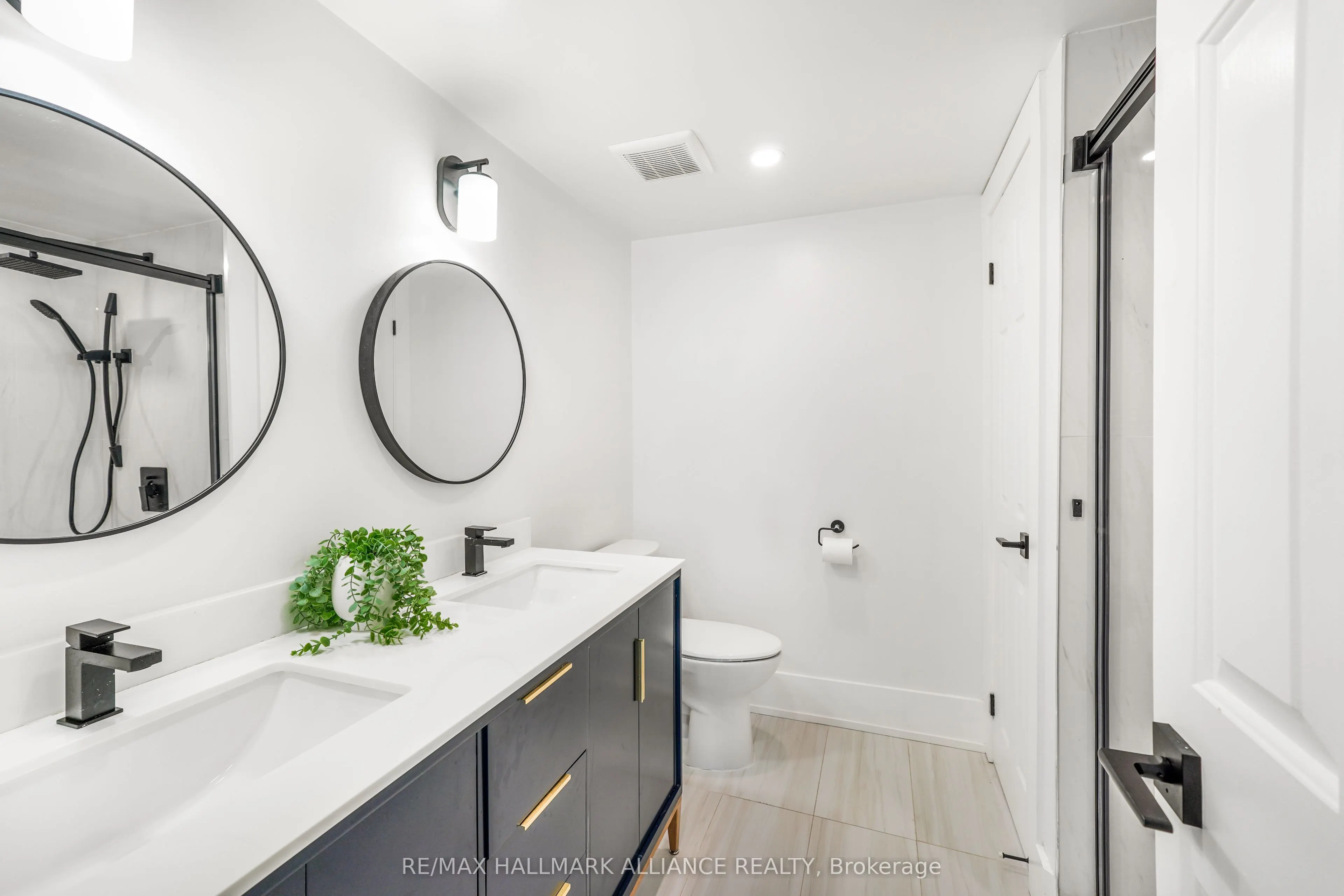 2121 Lakeshore Road, #205