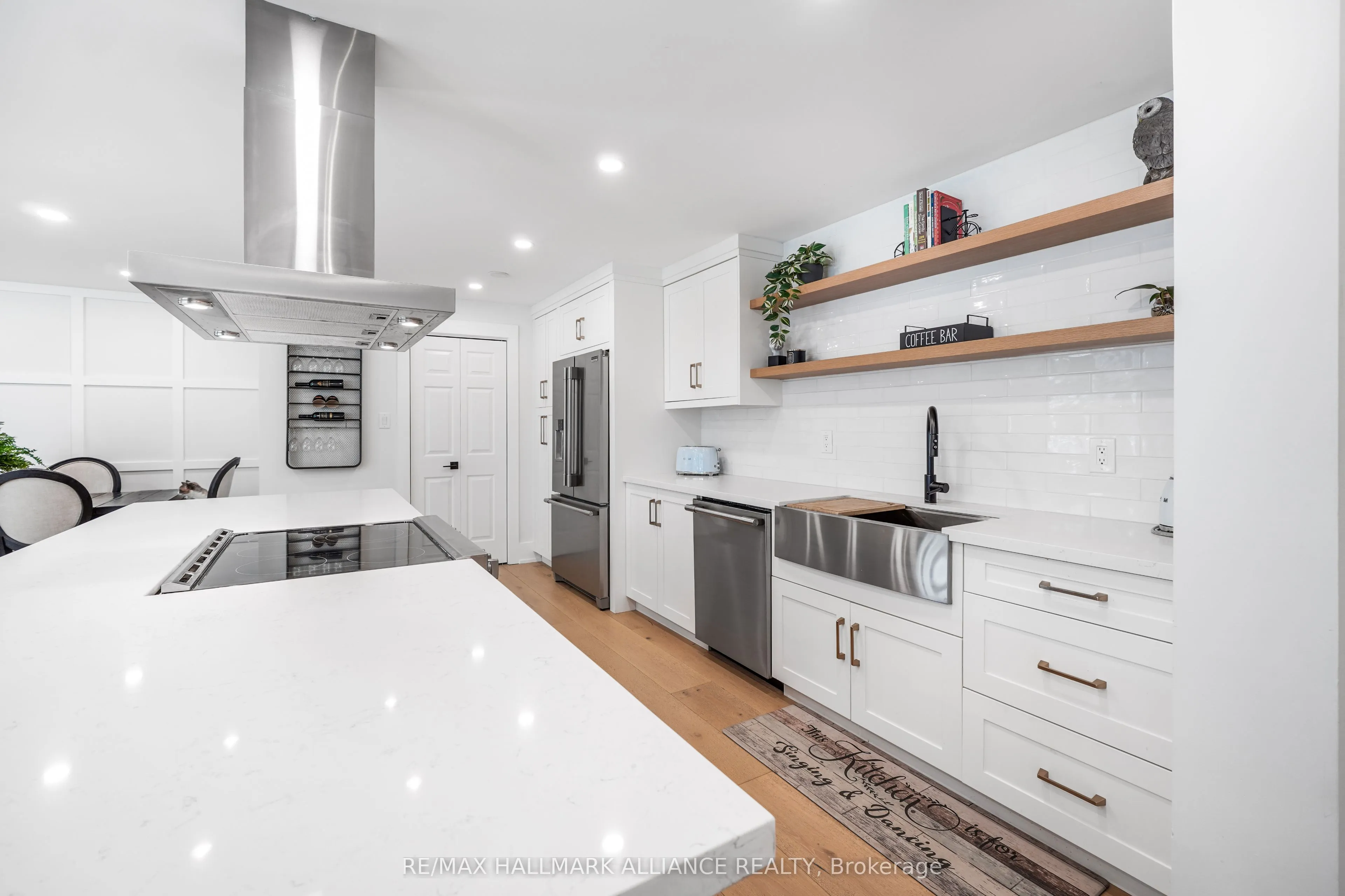 2121 Lakeshore Road, #205