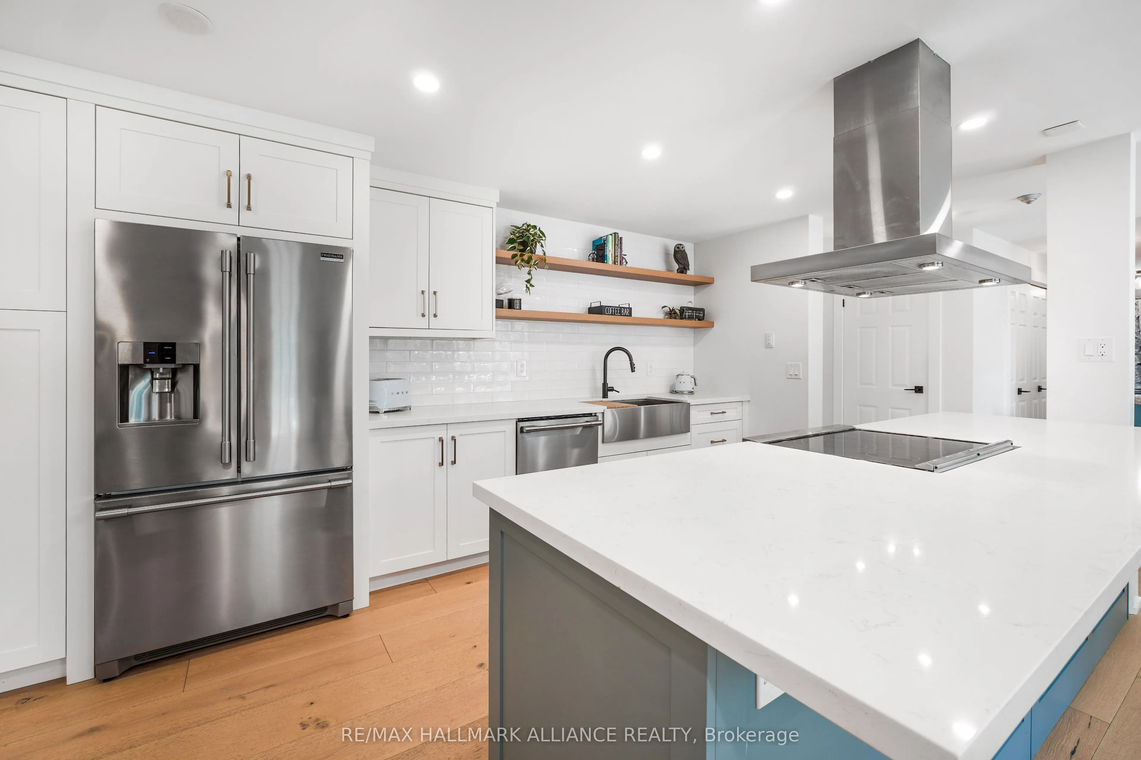 2121 Lakeshore Road, #205