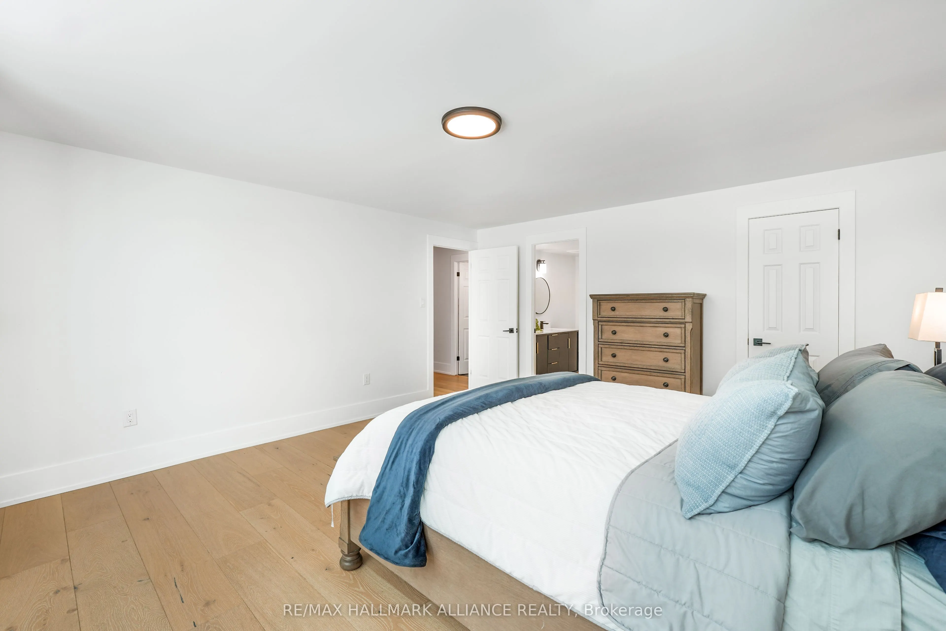 2121 Lakeshore Road, #205