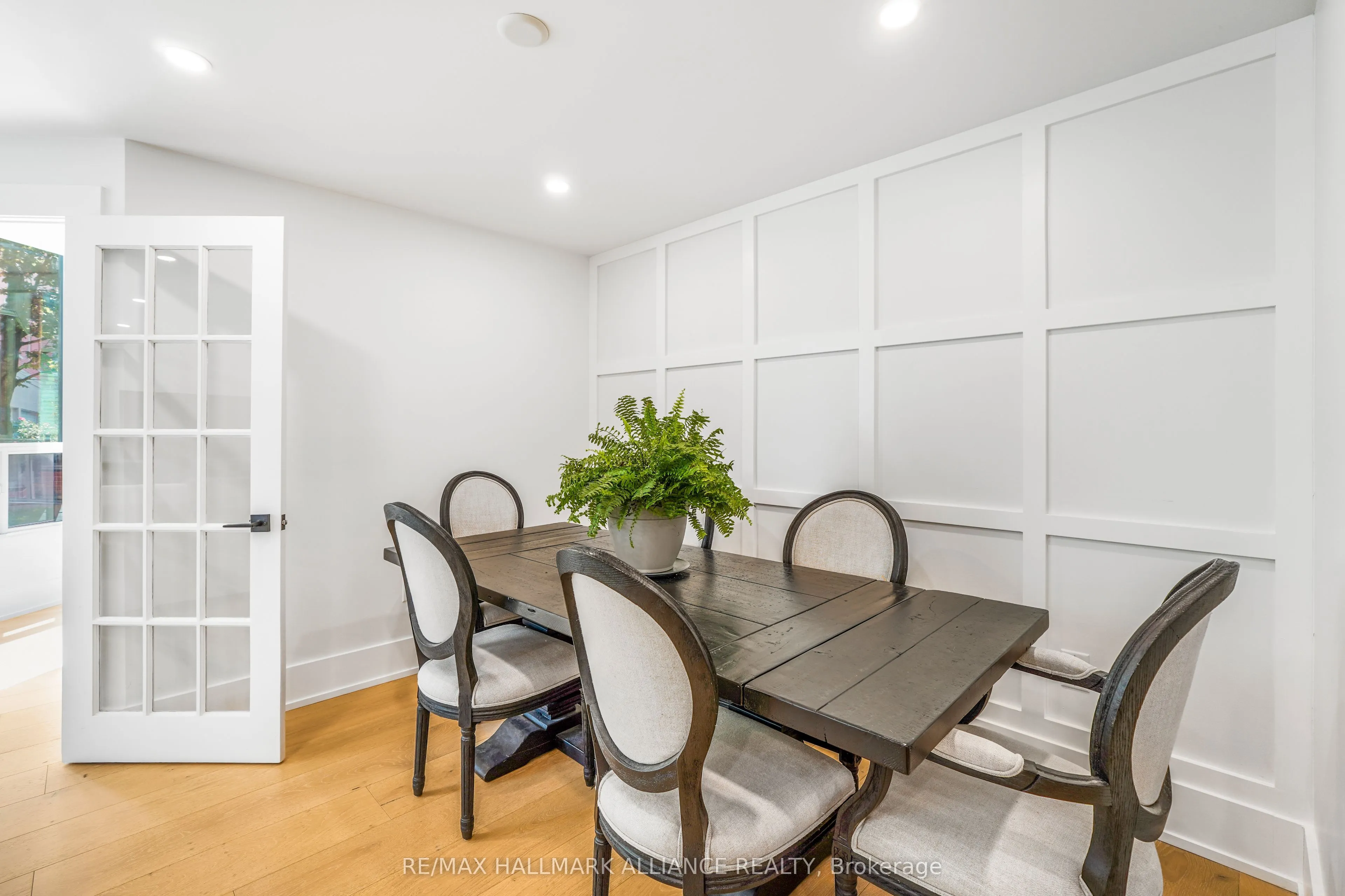 2121 Lakeshore Road, #205