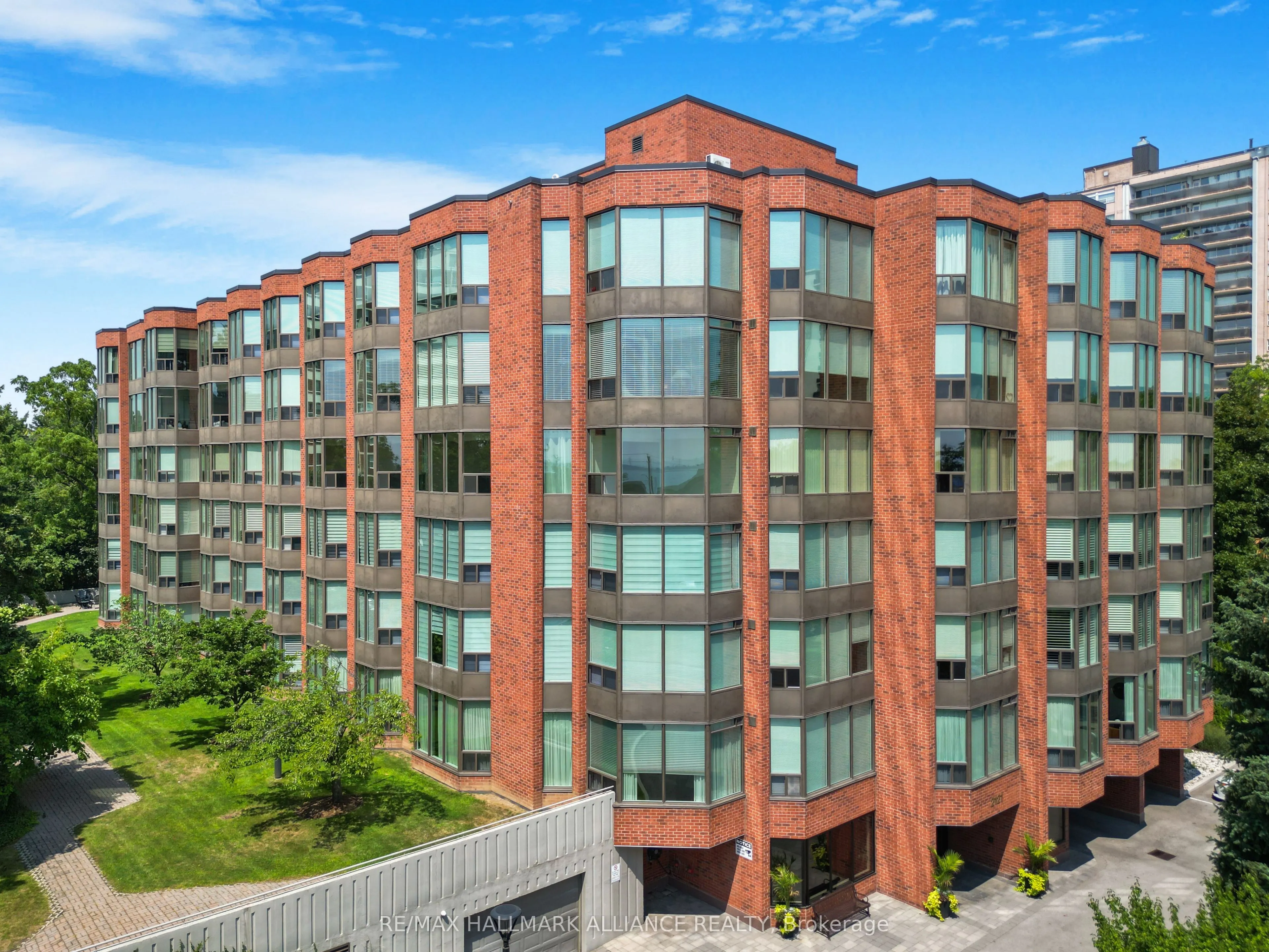 2121 Lakeshore Road, #205