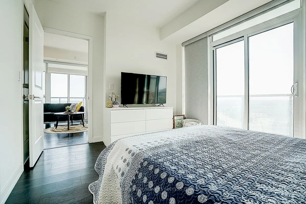 4633 Glen Erin Drive, #1109