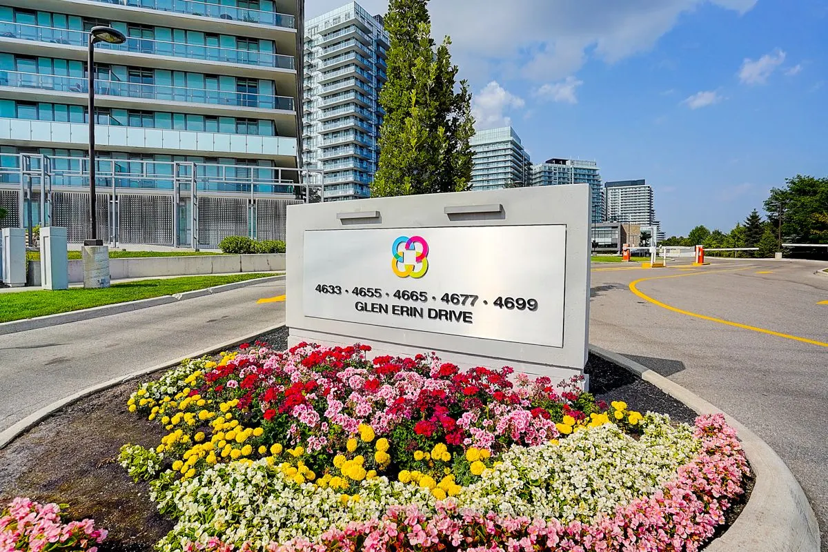 4633 Glen Erin Drive, #1109