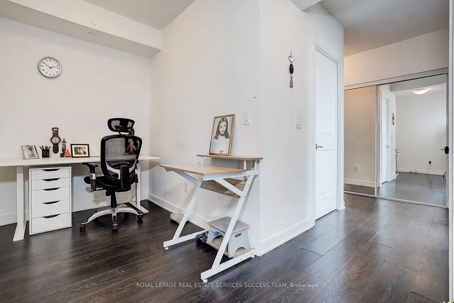 4633 Glen Erin Drive, #1109