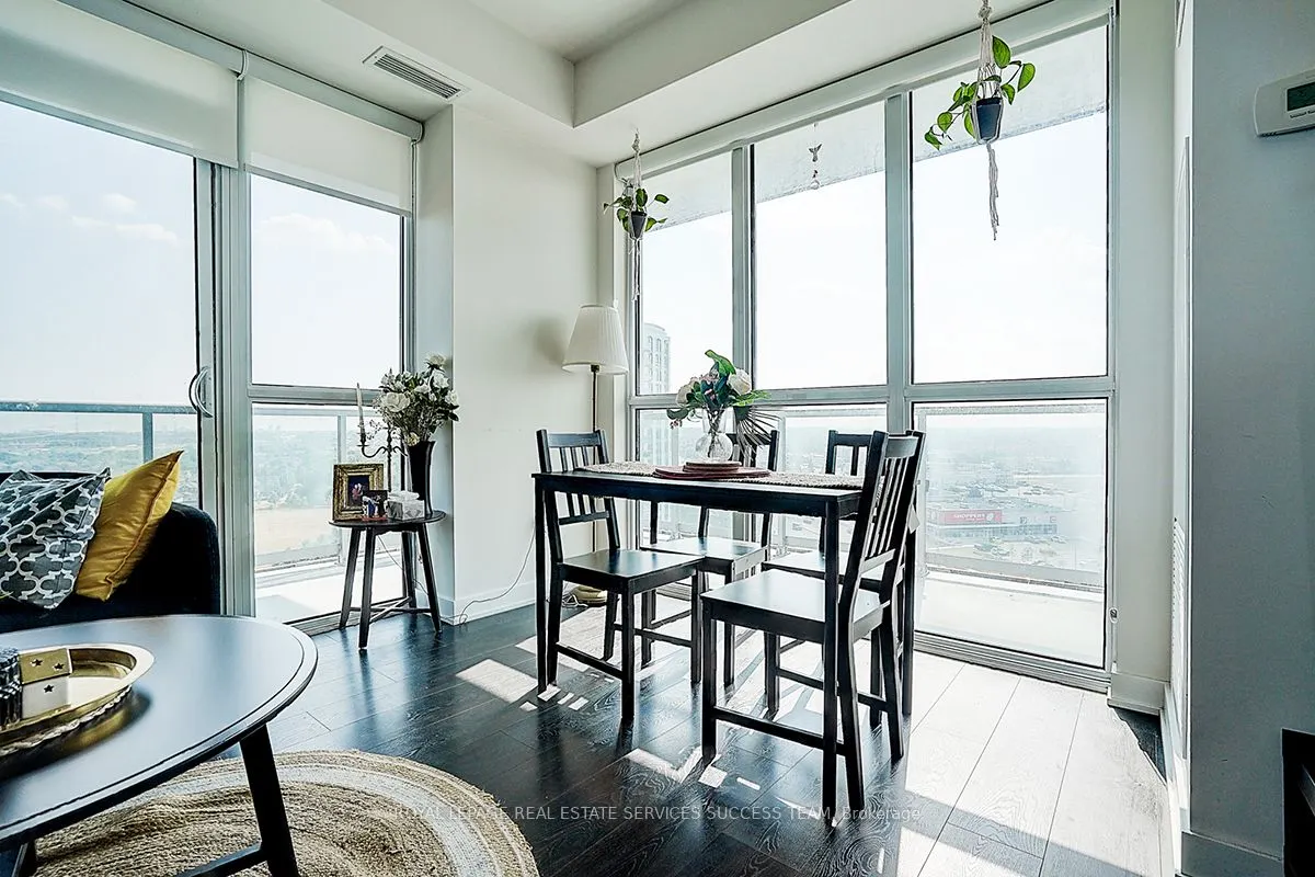 4633 Glen Erin Drive, #1109