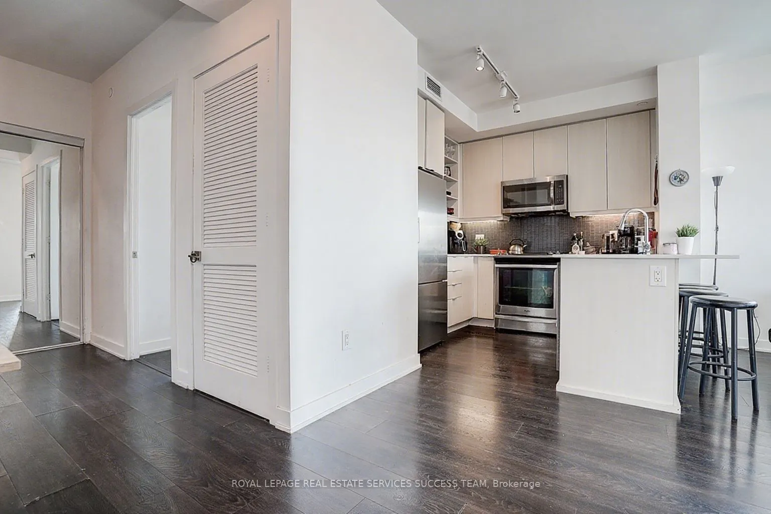 4633 Glen Erin Drive, #1109