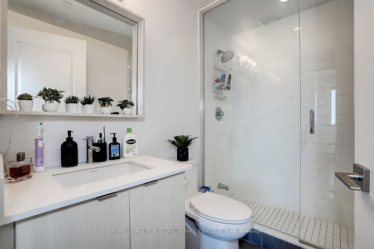 4633 Glen Erin Drive, #1109