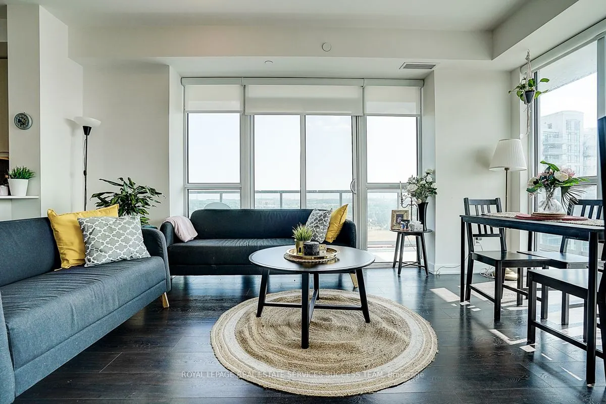 4633 Glen Erin Drive, #1109