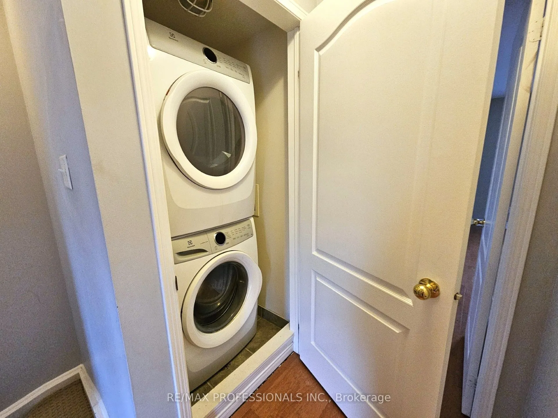 3975 Eglinton Avenue, #7