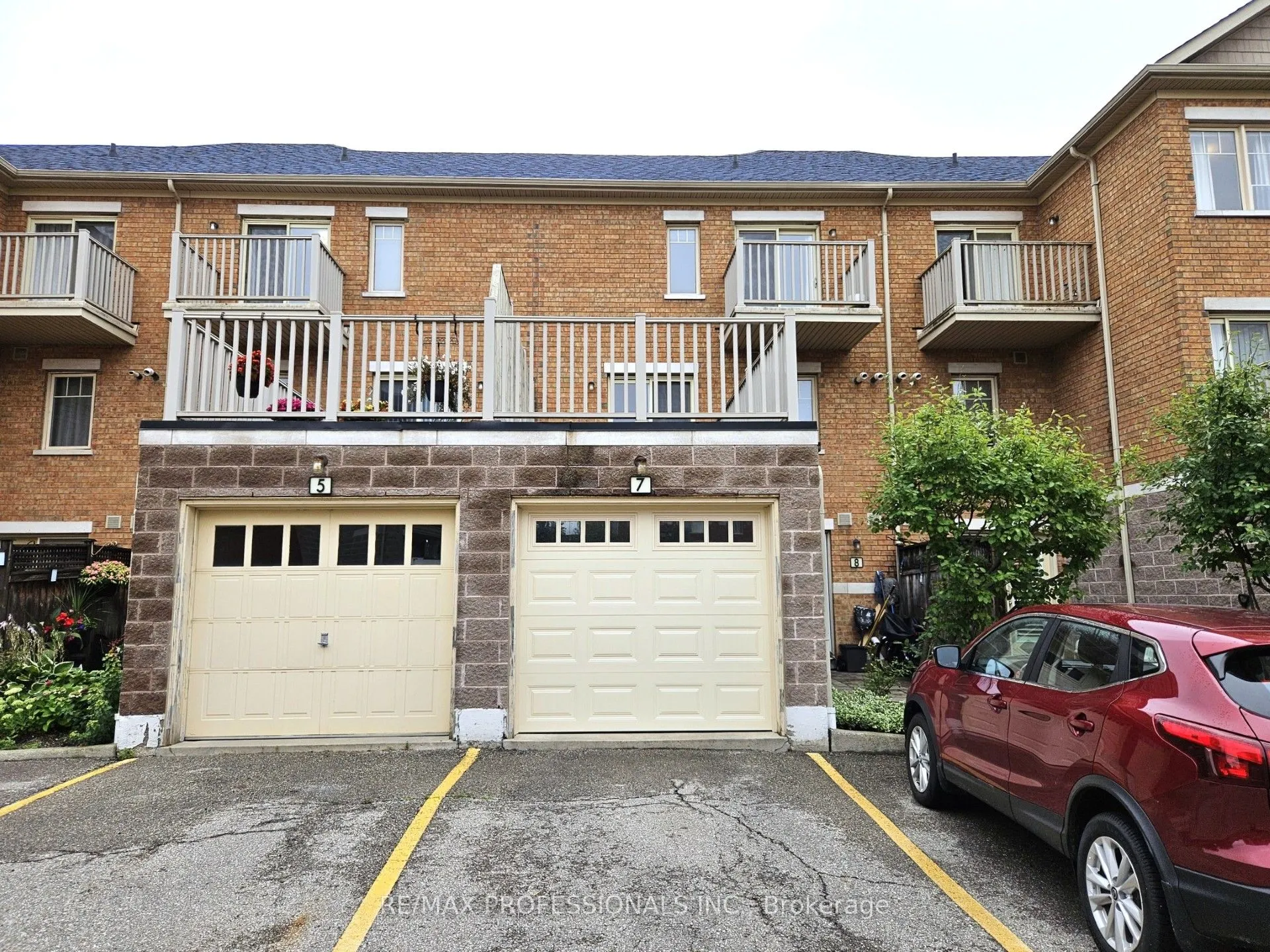 3975 Eglinton Avenue, #7