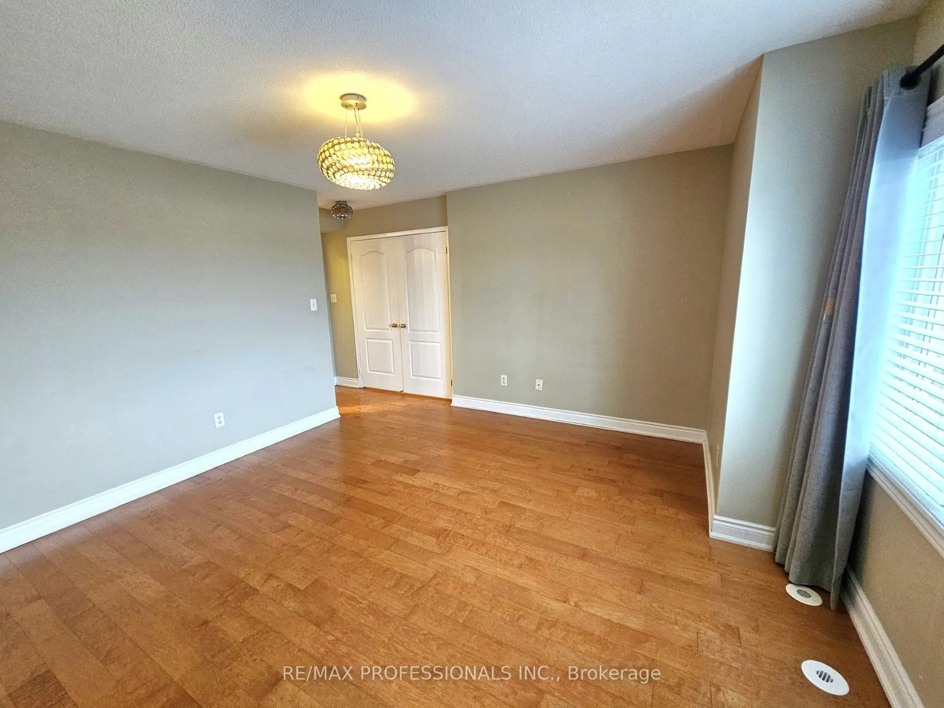 3975 Eglinton Avenue, #7