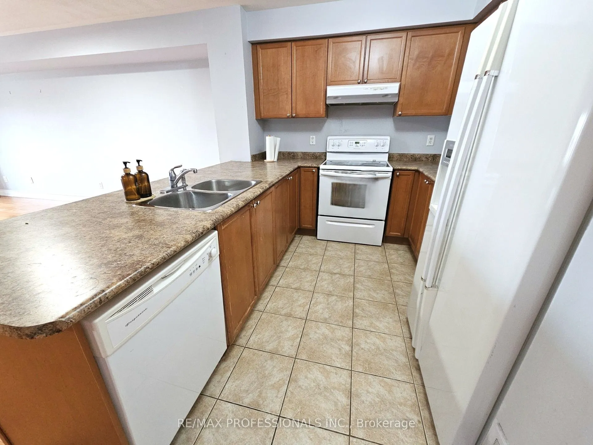 3975 Eglinton Avenue, #7